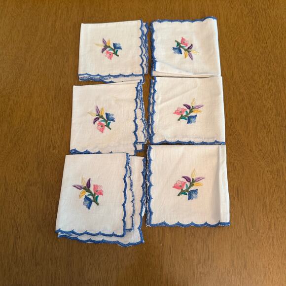 Vintage Kashubian Hand Embroidered Floral Table Runner and 6 Cloth Napkins - Picture 7 of 8